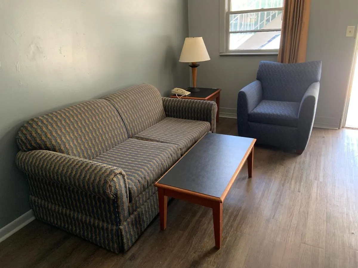 Hotel Birchwood Suites Newport News